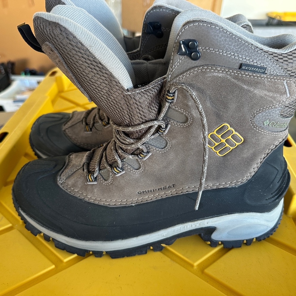 Columbia Kids' Tan and Black Boots
